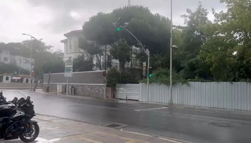 İstanbul'un Nefes Aldığı An: Sağanak Yağmurlar Şehri Sarıp Sarmaladı
