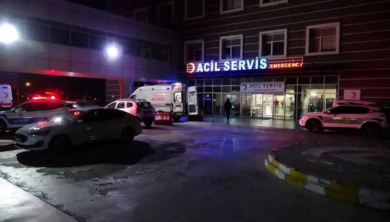 Motosikletli Polis, Üniversite Öğrencisini Çarparak Ağır Yaraladı