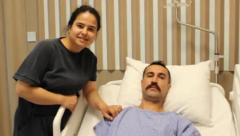 32 Yaşında Mide Kanaması Zannetti, Kalın Bağırsak Kanseriyle Yüzleşti!