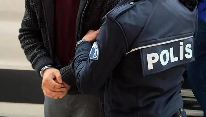 Sınırda Uyuşturucu Operasyonu: Eş Zamanlı Baskın ve Tutuklama Haberi