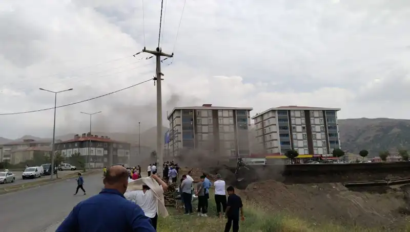 Bitlis'te Doğalgaz Hattında Patlama: Tedbirler Alınıyor, Nedenleri Araştırılıyor