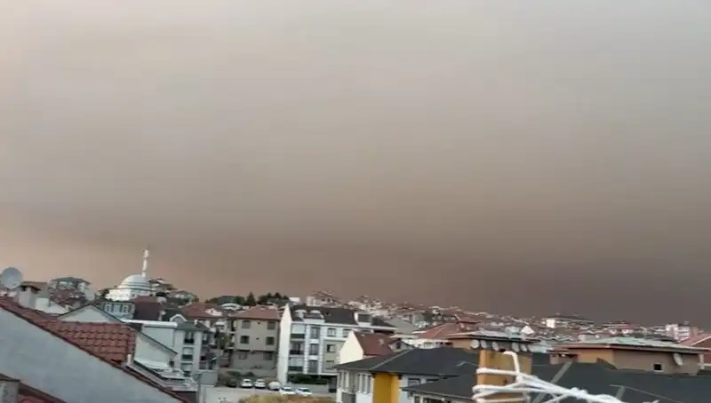 Bursalıları Kül Yağmuruna Karşı Dikkatli Olmaları İçin Uyarıyoruz!