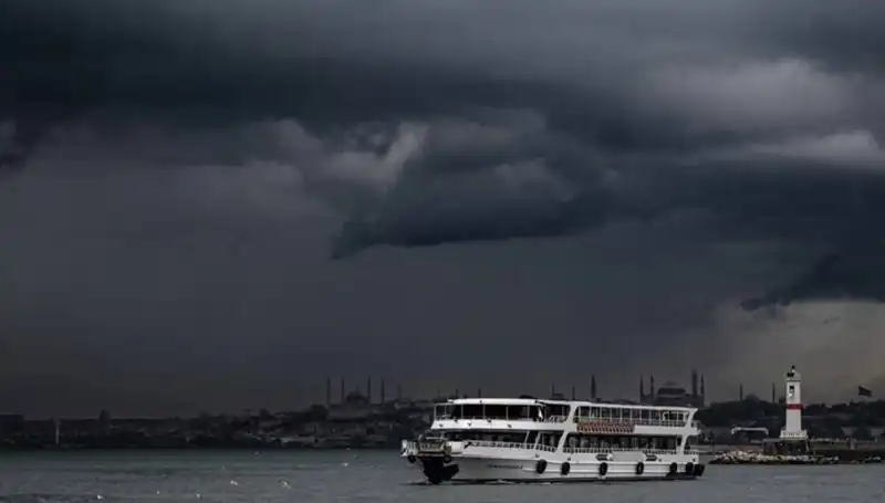 İstanbul ve Türkiye'nin Diğer İllerinde Şiddetli Sağanak Yağış Uyarısı!