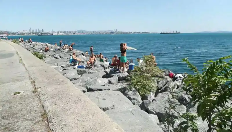 Hava Sıcaklıkları Artınca İstanbullular Sahillere Akın Etti