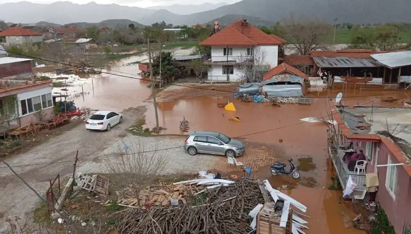 Burdur’da Şiddetli Yağışlar Sonrası Hayat Durma Noktasına Geldi